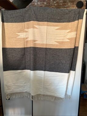 Faherty brand throw NWT